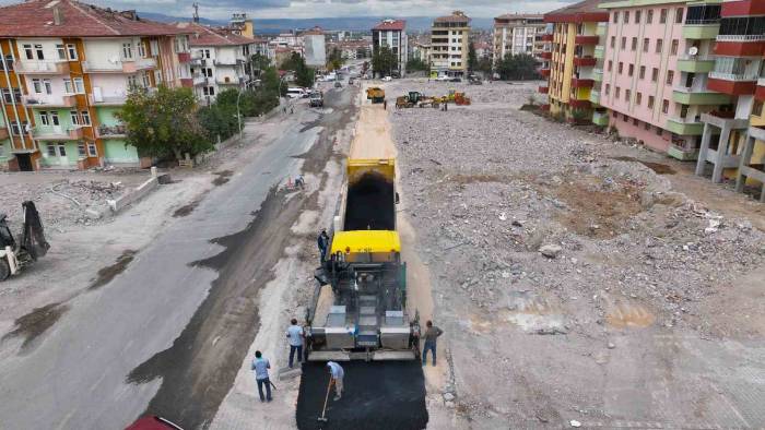 Malatya’da Tahrip Olan Kaldırımlar Yenileniyor