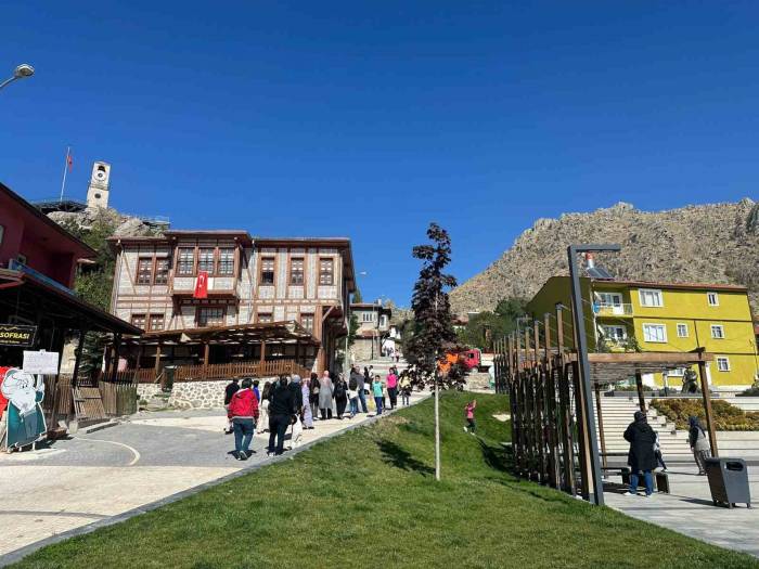 ‘Bozkırın İncisi’ Sivrihisar’a Ziyaretçi Akını