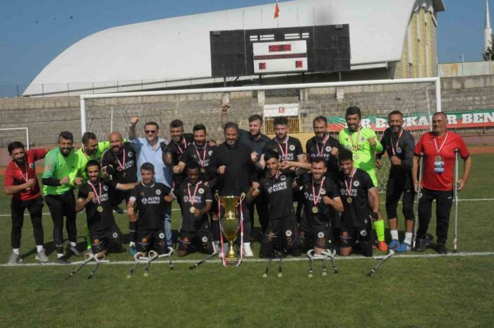 Ampute Futbol Türkiye Kupası Alves Kablo’nun Oldu