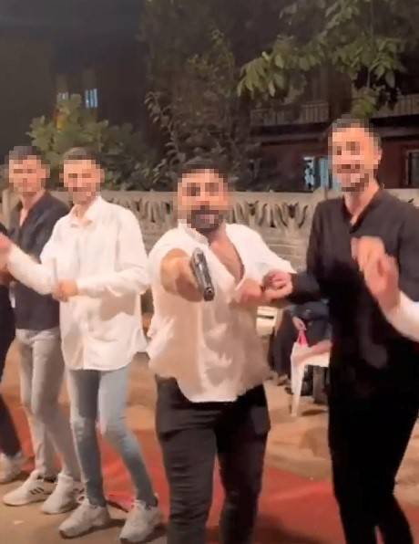 (Düzeltme) Asker Eğlencesinde Ateş Etmişti...düğünde Havaya Ateş Edip Kameraya Silah Gösterirken Yeni Görüntüsü Çıktı