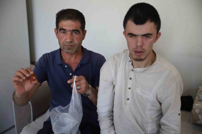 Görme Engelli Gencin Yediği Sucuktan Demir Parçası Çıktı