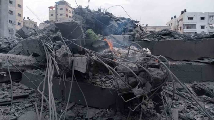 İsrail, Gazze Şeridi’nde 6 Camiyi Bombaladı