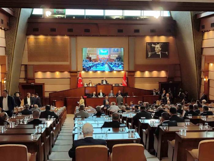 Kültür Ve Sanat Komisyonu Başkanı Yücel: "ibb’nin Kasasından 6.5 Trilyonluk Ödeme Yaptığınız Fatih Sultan Mehmet Han’ın Portresi Nerede?”