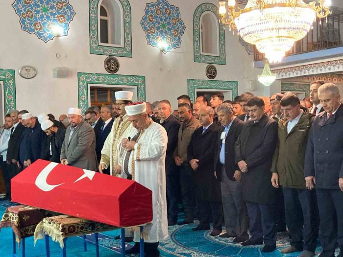 Şehit Polis Memuru Cihat Ermiş’in Cenazesi Ankara’da Defnedildi