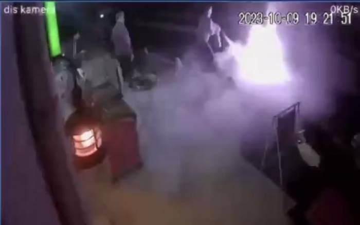Kağıthane’de Seyir Halindeki Motosiklet Alev Topuna Döndü