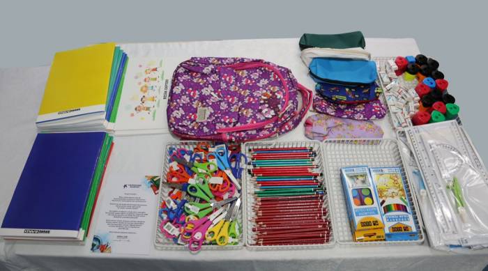 Küçükçekmece’de 3 Bin Öğrenciye Kırtasiye Malzemesi Desteği