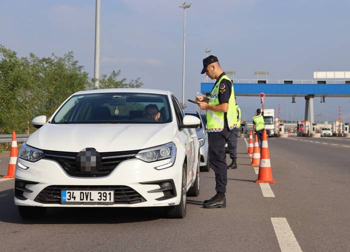 Sakarya’da Uyuşturucu Ve Asayiş Denetimi: 9 Tutuklama