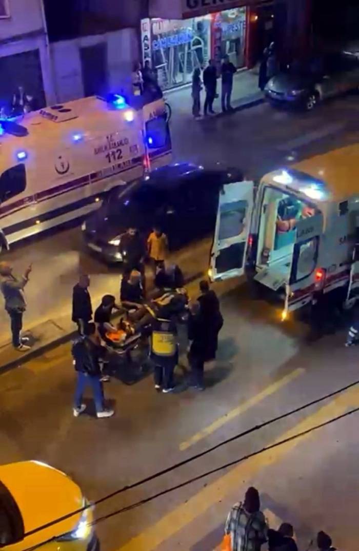Sakarya’da Motosiklet Yayaya Çarptı: 2 Yaralı