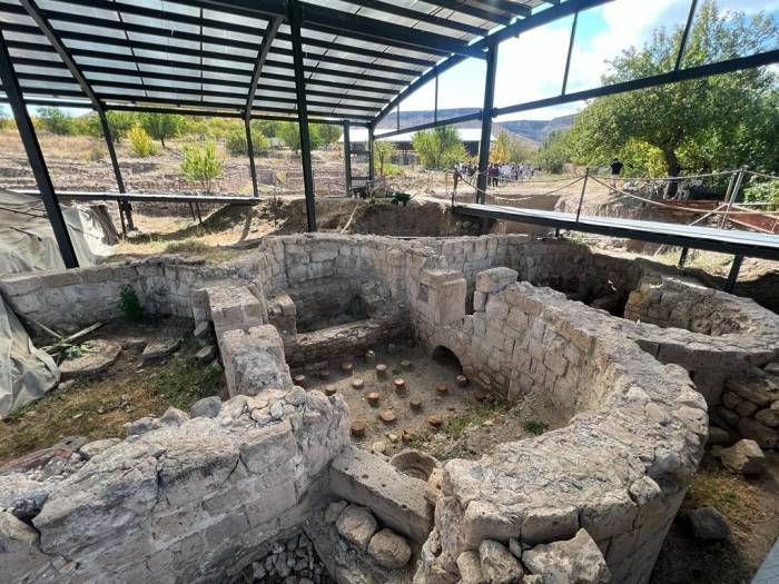 21 Yıl Önce Kaçak Kazı Sonrası Bulunmuştu: Bin 600 Yıllık Antik Kenti Yılda Binlerce Kişi Ziyaret Ediyor