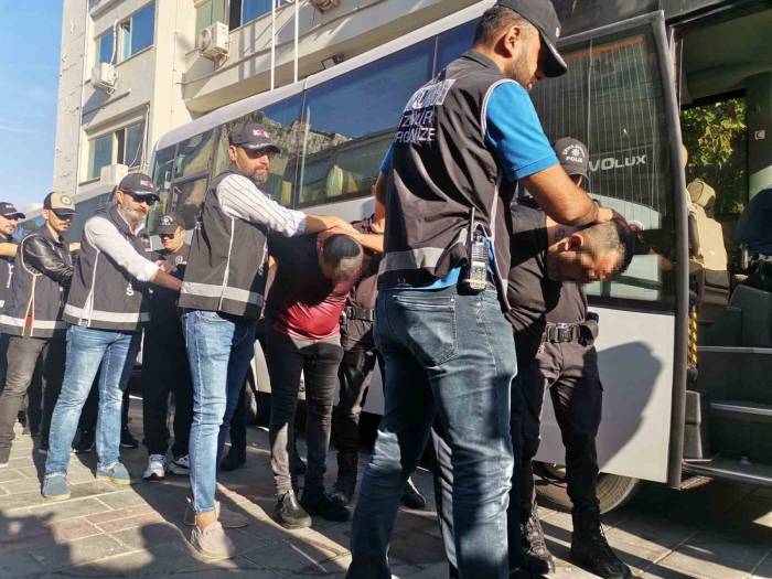 ’kafes Operasyonu’nun İzmir Ayağında 20 Şüpheli Adliyede