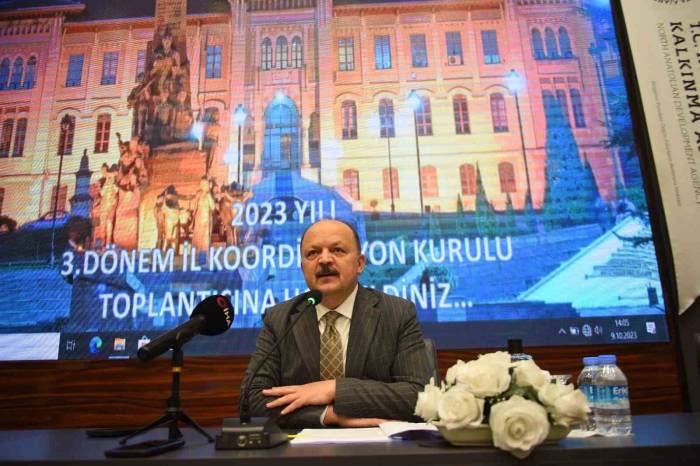 Vali Dallı’dan Kurumlara Sel Uyarısı: “Halen Bitirilmeyen İşler Var, Ortak Hareket Edip Çözün”