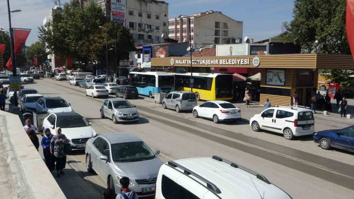 Depremin Vurduğu Malatya’da Esnaf Eski Günleri Arıyor