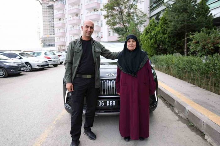 Vatandaşlar, Keçiören Belediye Başkanı Altınok’un Arabası Togg’u Kullanıyor