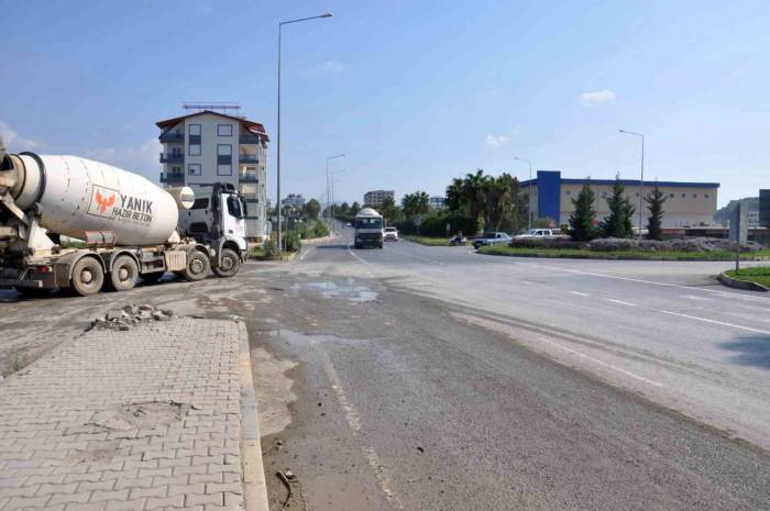 Kazasız Gün Geçmeyen Kavşakta Yaşananlar Güvenlik Kameralarında