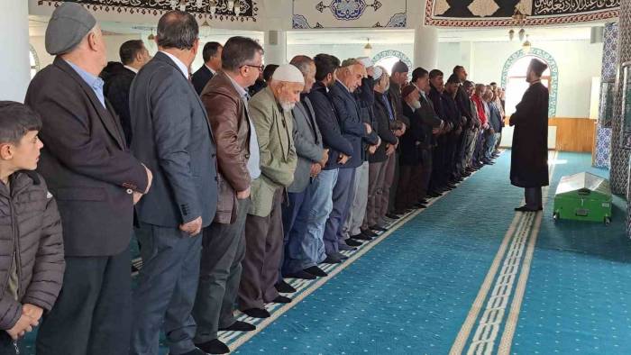 Trafik Kazasında Şehit Olan Güvenlik Korucusu Gözyaşları Arasında Toprağa Verildi