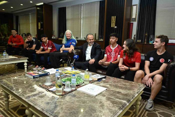 Başkan Aktaş Bursa’nın Milli Gururlarını Ağırladı