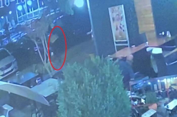 Yolda Yürürken Etrafa Rastgele Ateş Açtı, Panik Anları Kameraya Yansıdı