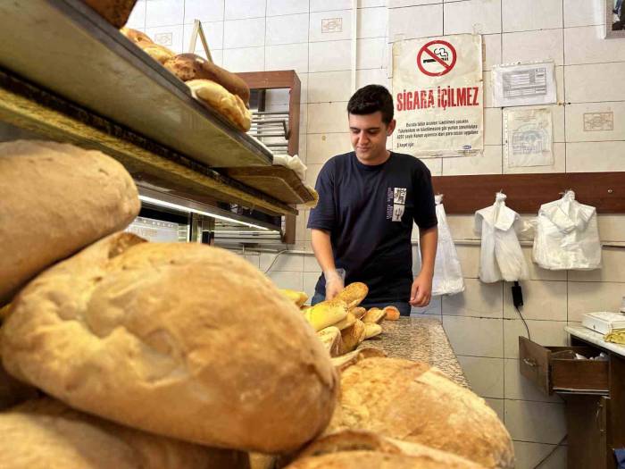 Üniversiteyi Bitirdi Baba Mesleğine Döndü