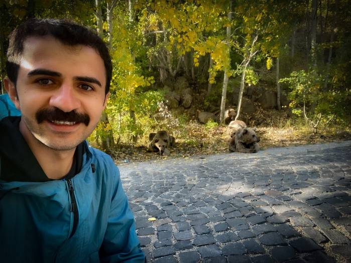 Yüksekovalı Doğasever Nemrut’un Ayılarını Görüntüledi
