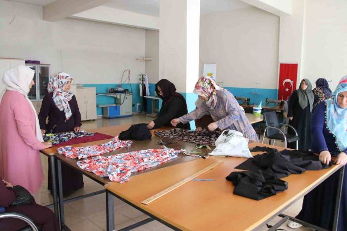 Haliliye’de Kadınlar İçin Kurs Dönemi Başladı
