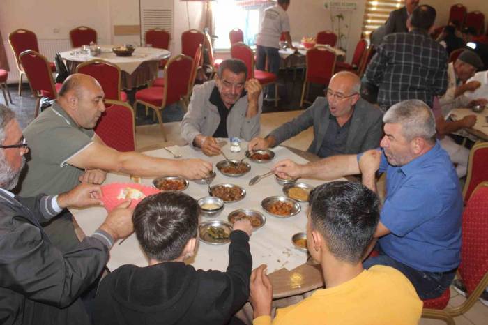 Karapınar Düğün Yemekleri Yöresel Lezzetleriyle Ön Plana Çıkıyor