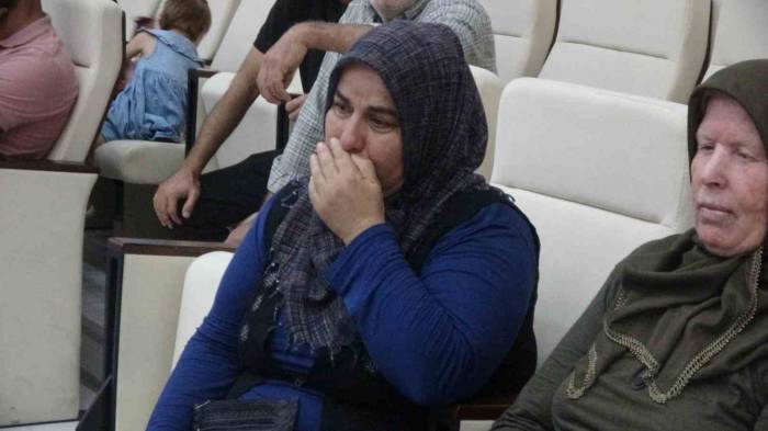 Enkaz Kentte Yuvalarına Kavuşacak Depremzedeler Kura Çekiminde Gözyaşlarına Hakim Olamadı