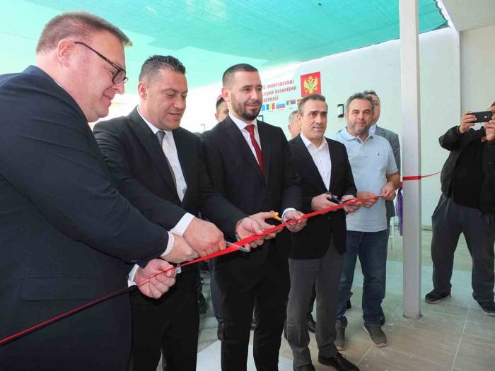 Burhaniye’de Karadağ Göçmenleri Derneği Törenle Açıldı