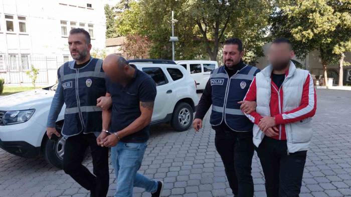 Samsun’da 4 İş Yerinden Hırsızlık Yapan 2 Kişi Yaralandı