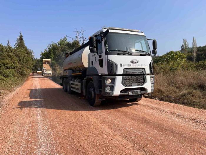 Sındırgı Kırsalında Asfalt Çalışmaları Devam Ediyor