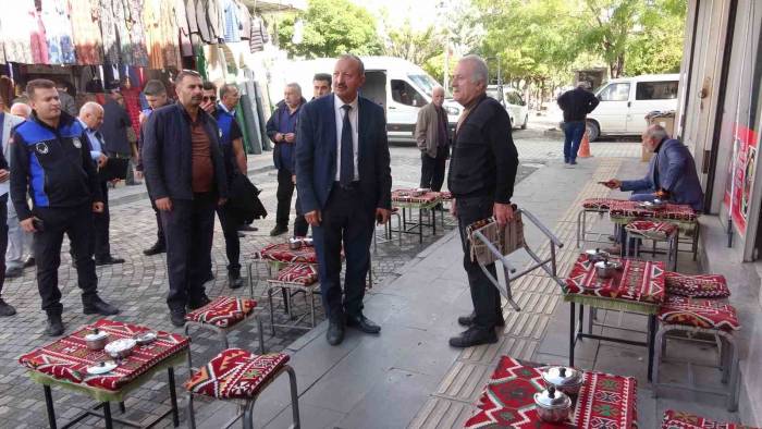 Van’da Zabıta Yaka Kamerasıyla Kaldırım Denetimi Yaptı