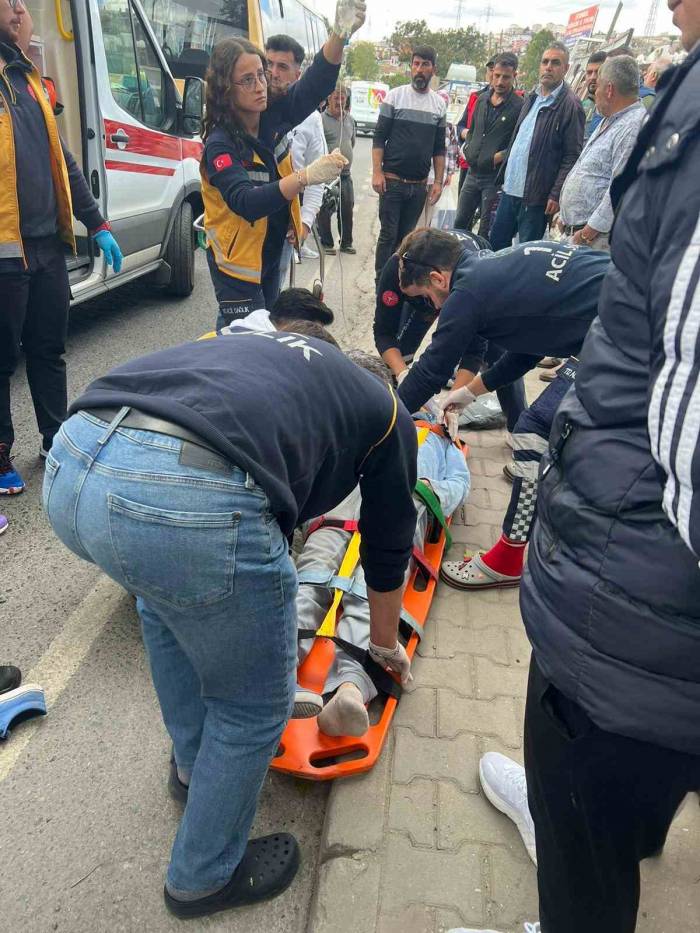 Başakşehir’de Kapısı Açık Minibüsten Düşen Adam Ağır Yaralandı