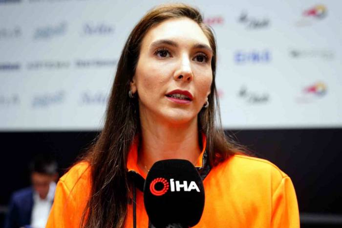 Naz Aydemir Akyol: “Kulübün Aç Kaldığı Kupaları Kazanmak İstiyorum”