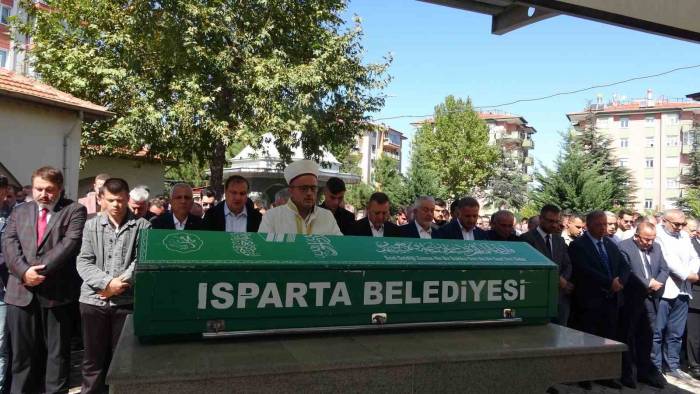 4 Yıllık Yaşam Mücadelesini Kaybeden Mhp Eski İl Başkanı Memleketi Isparta’da Toprağa Verildi