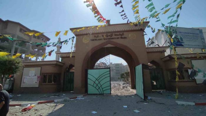 İsrail Gazze’deki İslam Üniversitesi’ni Bombaladı