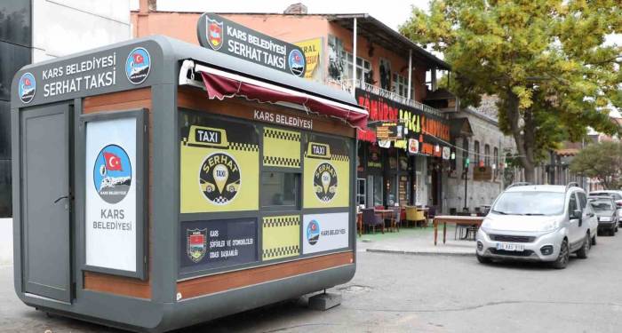 Kars’ta Taksi Durakları Yenilendi