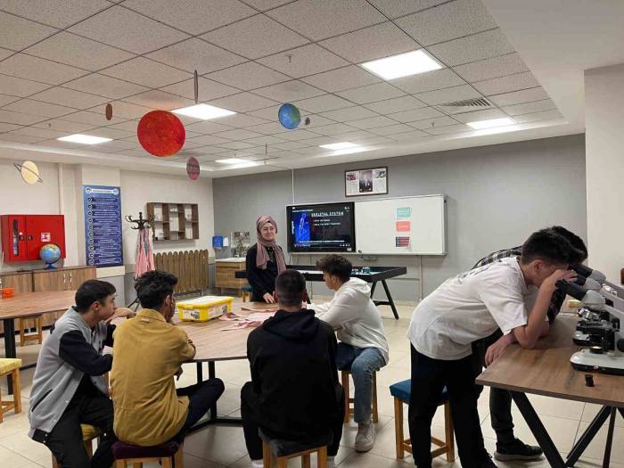 Büyükşehir’in Ödüllü Projesi ‘Değer Gençlik’te Ders Zili Çaldı