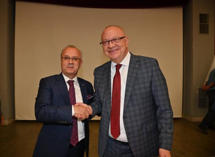 Büyükşehirden Salihli’ye Kilit Parke Taşı Desteği