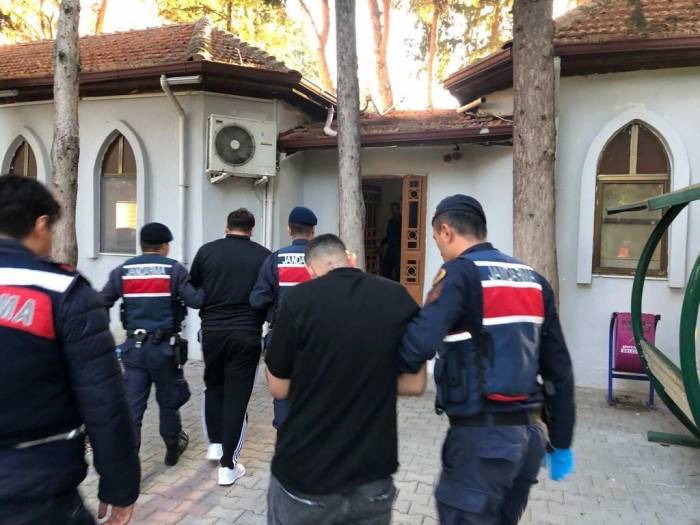 Manisa Jandarmasından 17 İlçede Eş Zamanlı Uyuşturucu Operasyonu