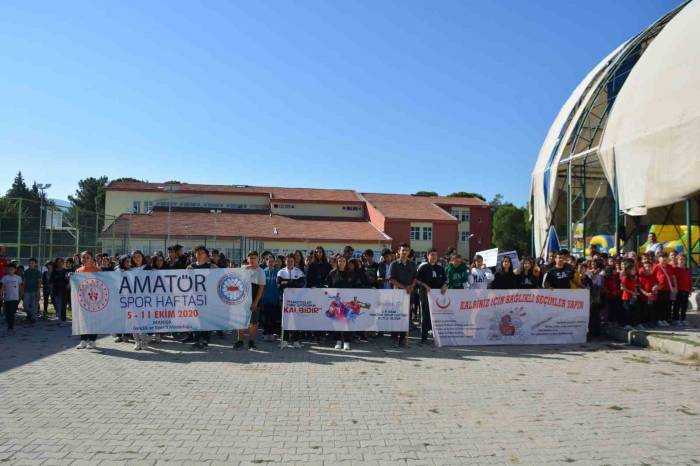 Selendi’de Vatandaşlar Spor İçin Buluştu