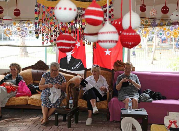 "Mezitli Örgü Evi" Kadınların Buluşma Noktası Oldu