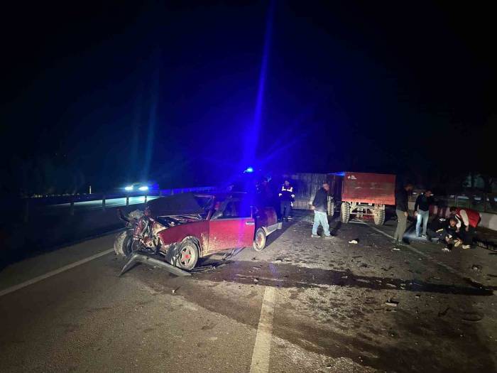 Susurluk’ta Trafik Kazasında 3 Kişi Yaralandı