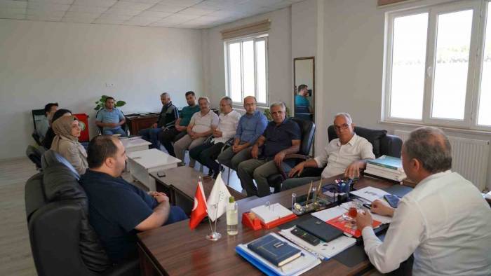 Kılınç, Park Ve Bahçeler Müdürlüğü Personellerini Tebrik Etti