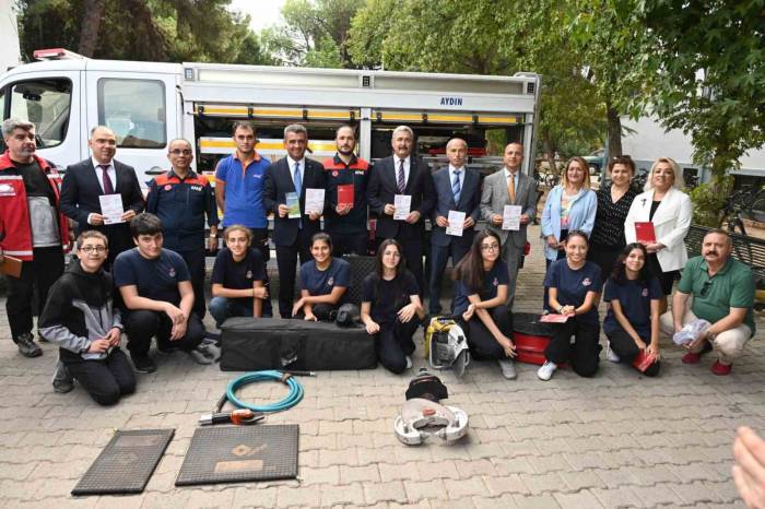 Aydın Lisesi’nde Tahliye Tatbikatı Gerçekleştirildi