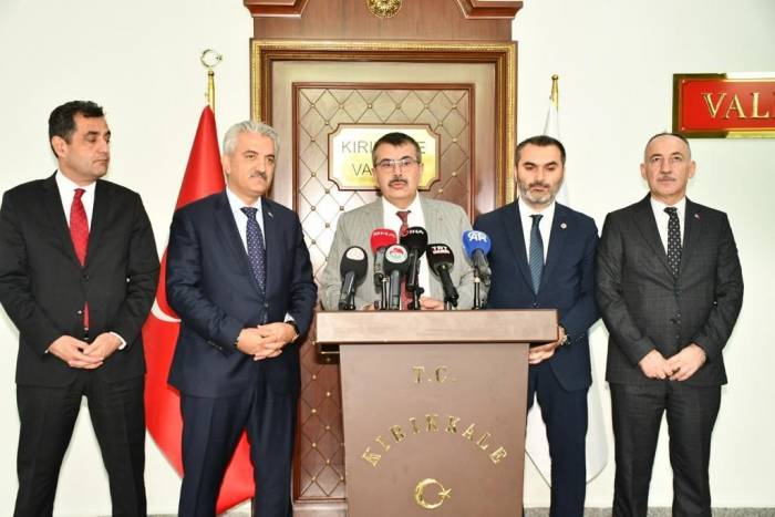 Bakan Tekin’den İsrail-filistin Savaşı Açıklaması: "Üzerimize Düşeni Yapıyoruz"