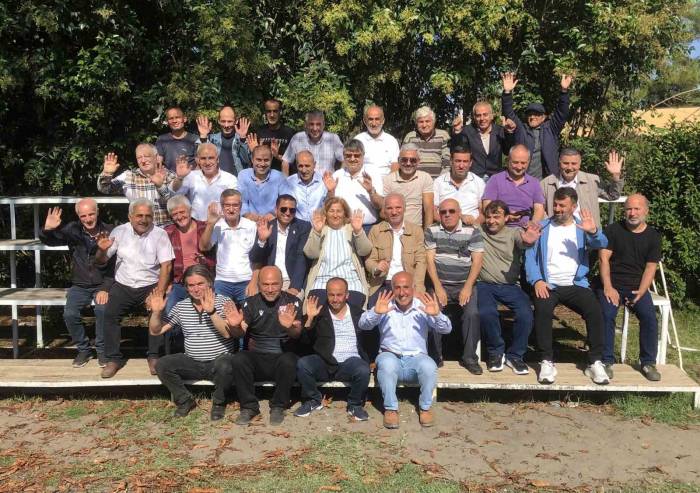 Annelik Yaptığı Yuva Çocuklarıyla 35 Yıl Sonra Buluştu