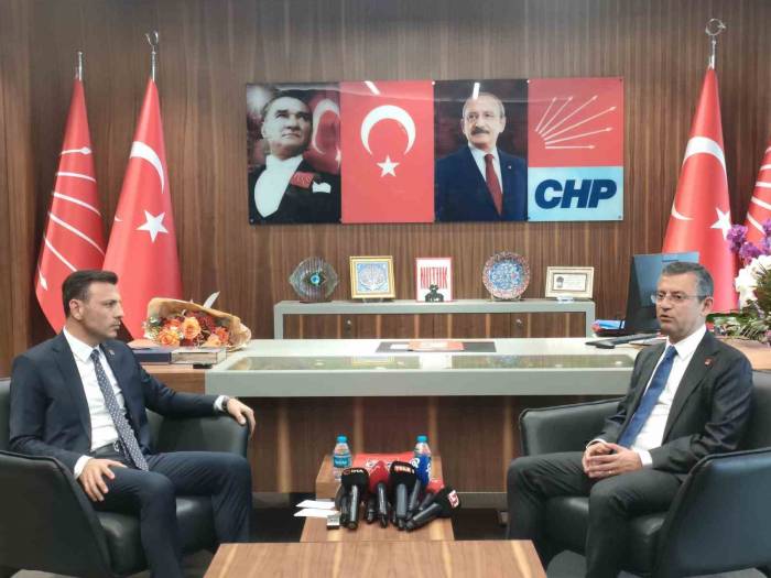 Özgür Özel’den Chp İl Başkanı Özgür Çelik’e Tebrik Ziyareti