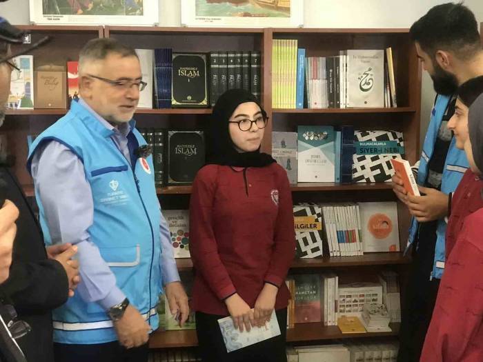 İsrail’in Filistin’e Yönelik Saldırılarına “Hediyem Kitap Olsun” Projesiyle Tepki