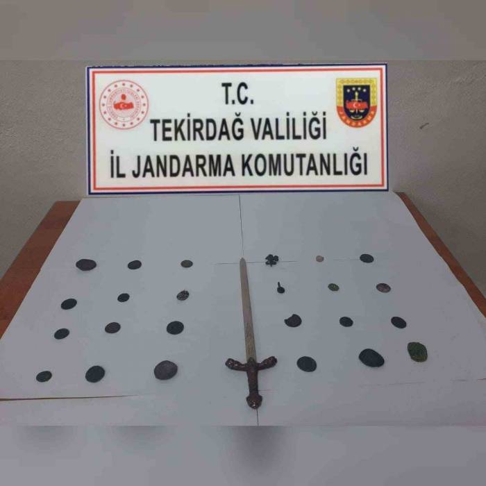 Tekirdağ’da Sikke Ve Kılıç Bulundu