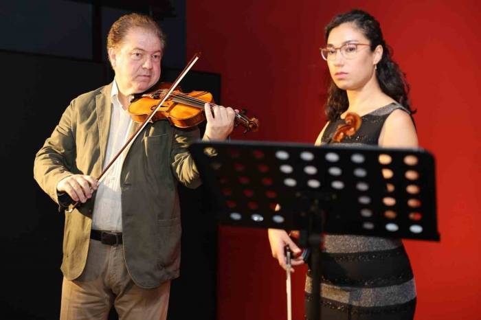 Mem’de Yeni Sezon Cihat Aşkın Konseri İle Başladı