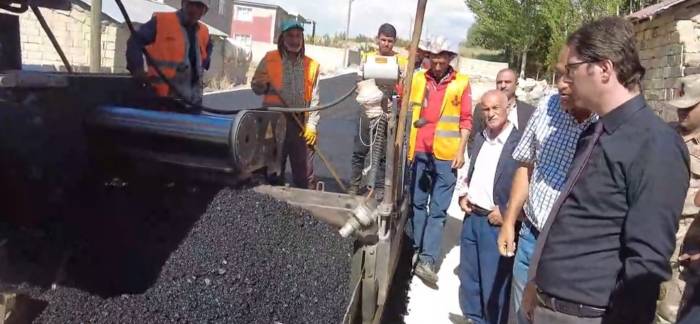 Erciş’te Asfalt Çalışması Devam Ediyor